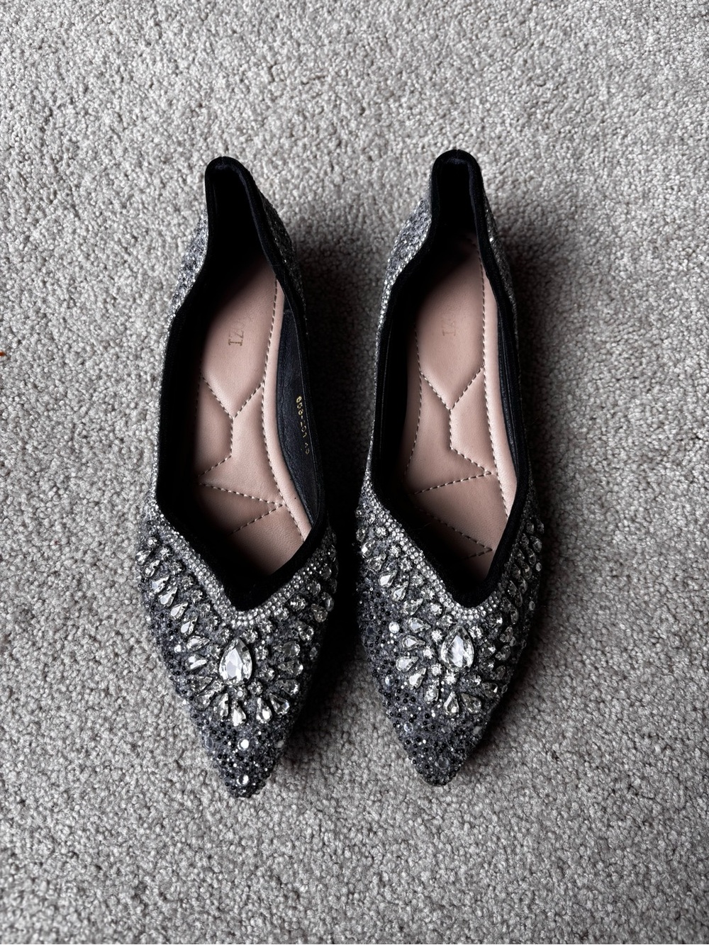 Embellished Pointed Toe Women’s Flats in Black